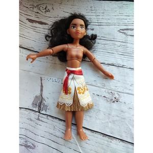 2015 Hasbro MOANA DOLL Disney Hawaiian Girl Action Figure Articulated 10"